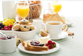 Archivé: Brunch pour une personne: 1 café au choix + 1 jus au choix (citronnade, melon) +  viennoiseries (croissant ou pain au chocolat) ou cake + Assortiment de charcuterie et fromage + Assortiment de beurre , miel, confiture, chamia + Toast + 1 omelette nature ou thon, fromage ou ojja : oeuf piquante + 1 bol de céréale + 1 yaourt + 1 thés infusion + Une bouteille d’eau 1L à 10 dt au lieu de 20 dt au salon de thé l’ambassad’or (Lac 1)